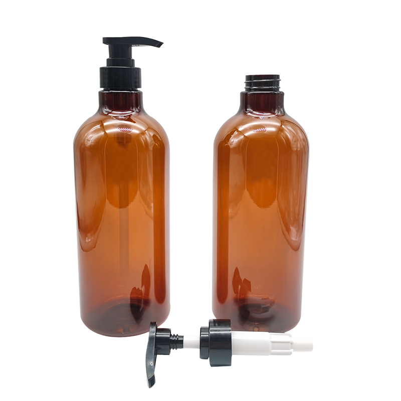 Прозрачная бутылка с гелем для душа с шампунем и лосьоном