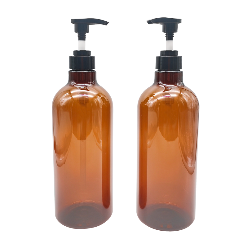 Прозрачная бутылка с гелем для душа с шампунем и лосьоном