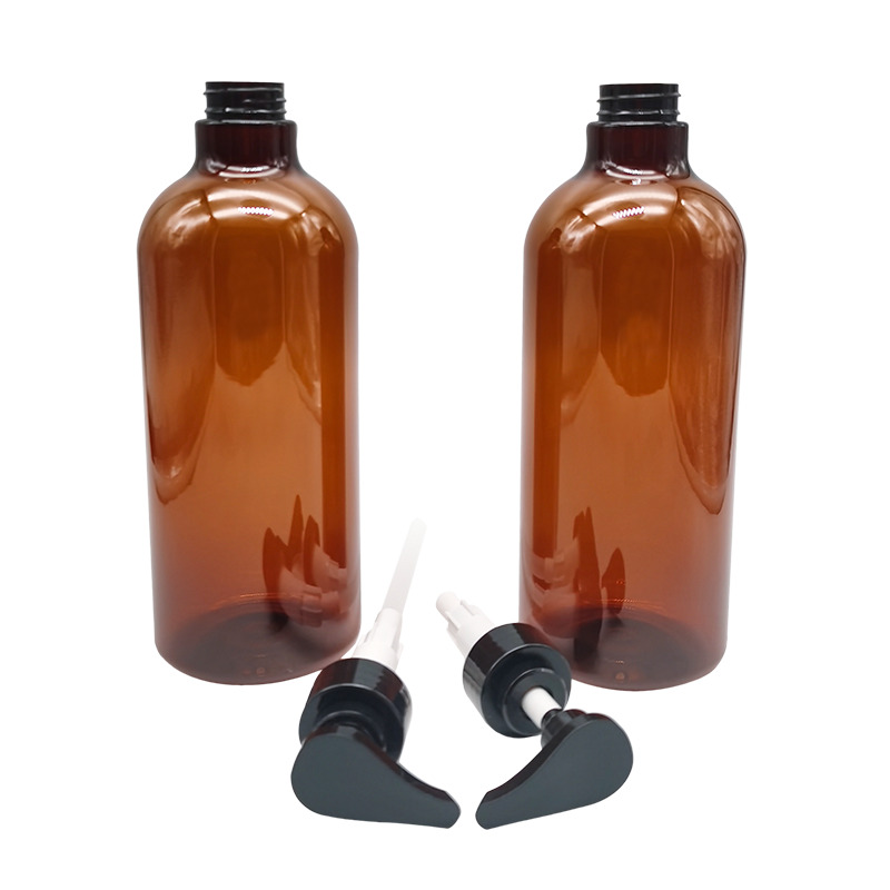 Прозрачная бутылка с гелем для душа с шампунем и лосьоном