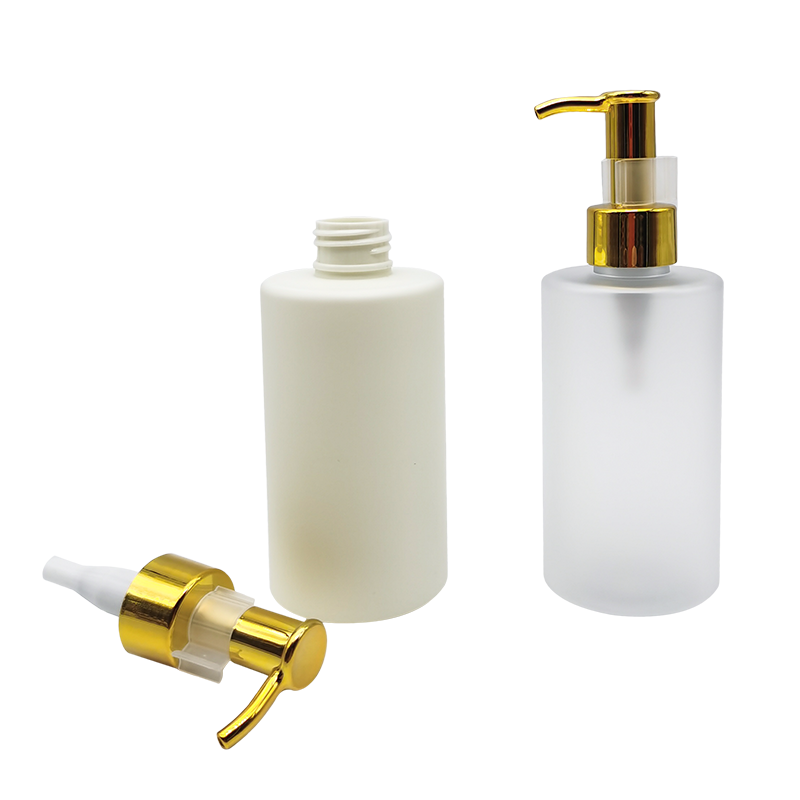 Бутылка с шампунем и гелем для душа с лосьоном для тела