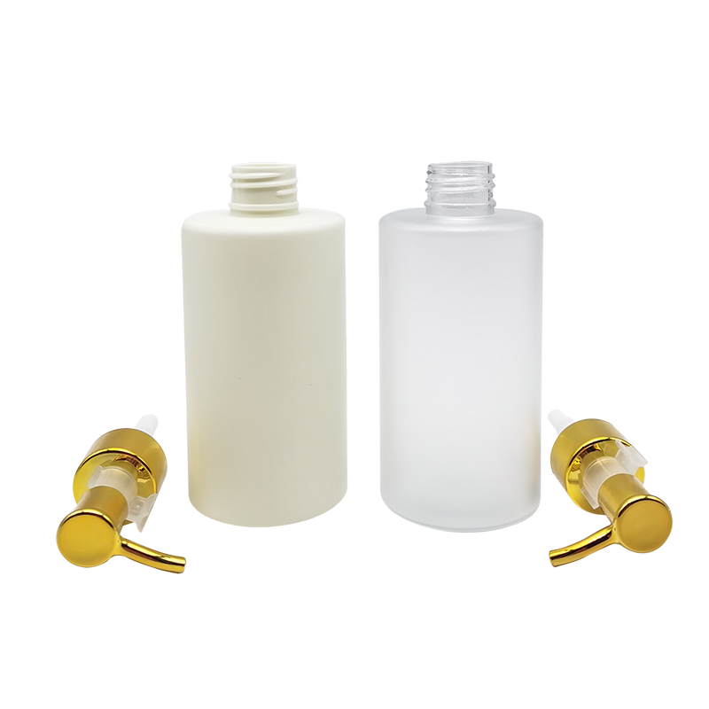 Бутылка с шампунем и гелем для душа с лосьоном для тела