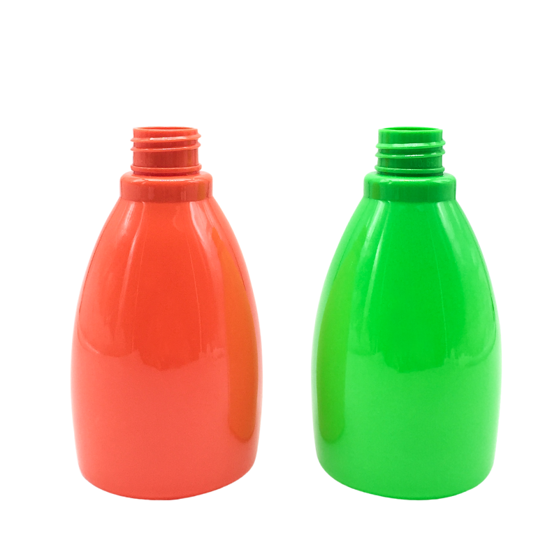 Бутылка с шампунем и гелем для душа с лосьоном для тела