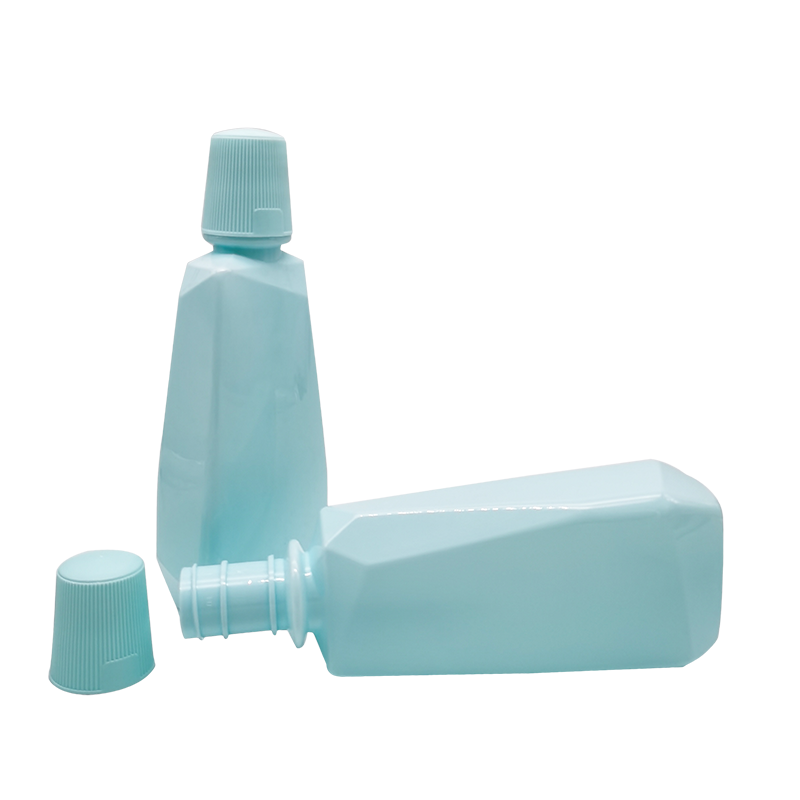 Синяя бутылка для полоскания рта
