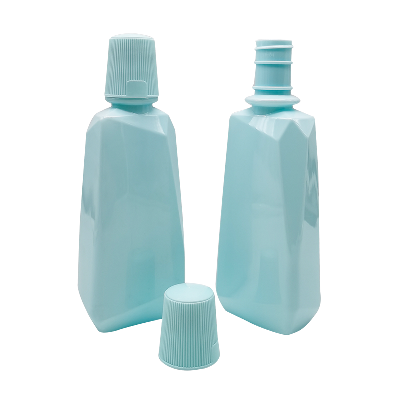 Синяя бутылка для полоскания рта